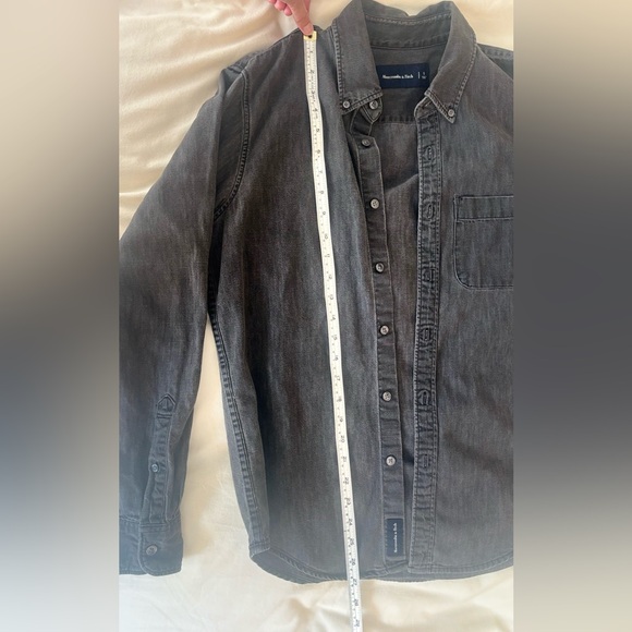 Abercrombie & Fitch Charcoal Button Down Shirt Size Small - Picture 4 of 6